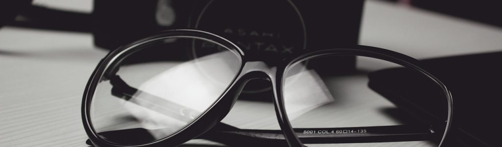 glasses-472027_1280